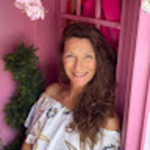 Meet your Posher, Suzanne